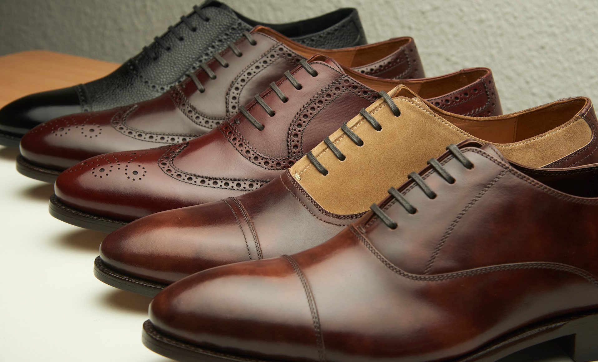 Men's Handmade plain toe Derby shoes with Vibram rubber sole